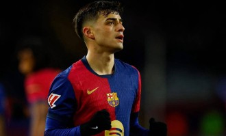 巴萨官方确认佩德里伤情，西甲争冠形势骤然复杂，球迷纷纷看好皇马逆袭