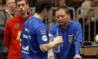 樊振东蛇年最后一战！德甲联赛赢1场输1场，单打逆转、双打惜败