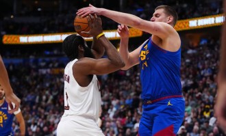 哈登22+10+7+关键三分 约基奇22+14+11骑士胜掘金