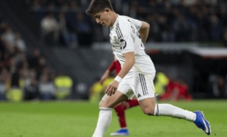 一场2-0，让西甲争冠峰回路转，巴萨高兴早了，姆巴佩追上C罗了