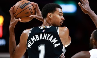 季前赛-文班亚马10+4+5 韦尔29+12马刺胜热火