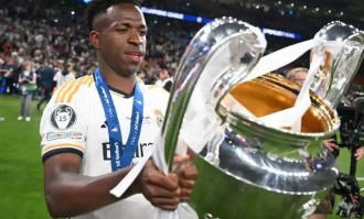 维尼、巴佩如何选择？阿韦洛亚参考：弗格森如何选择鲁尼、C罗